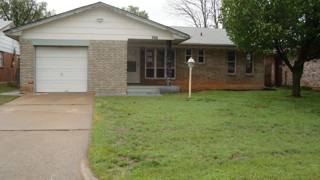 700 Royal Ave, Midwest City, OK 73130 