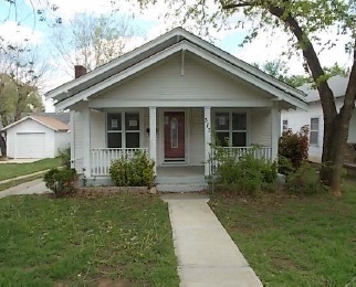 317 N 7th St, Ponca City, OK 74601 