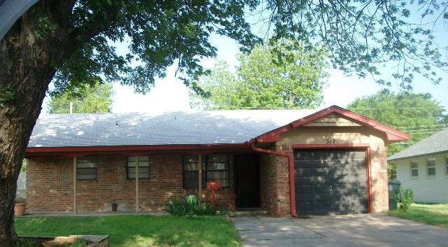 317 Davis Cir, Midwest City, OK 73110 