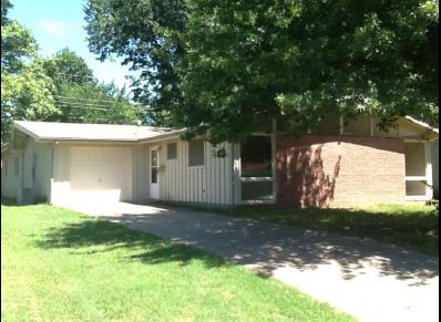 1912 S Johnstone Pl, Bartlesville, OK 74003 