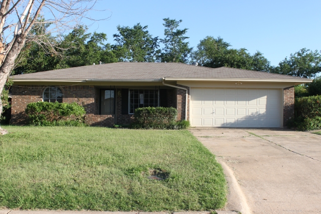 6938 NW Sprucewood Dr, Lawton, OK 73505 