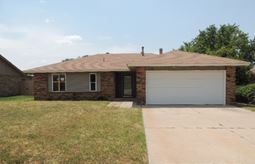 230 W Strasburg Way, Mustang, OK 73064 