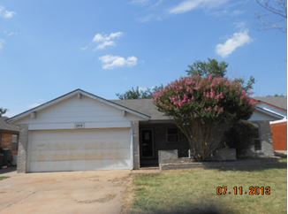 1013 Hargis Ln, Moore, OK 73160 