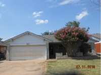 1013 Hargis Ln, Moore, OK 73160 