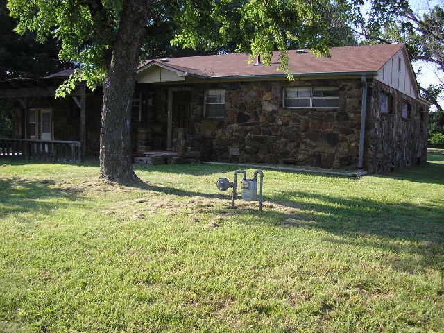 108 W Olney St, Chouteau, OK 74337 