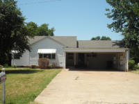 1117 N 11th St, Perry, OK 73077 