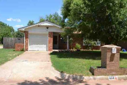 604 S Brookview Ln, Mustang, OK 73064 