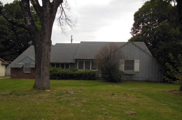 605 S 29th St, Muskogee, OK 74401 