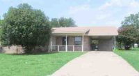 704 S 8th Ave, Madill, OK 73446 