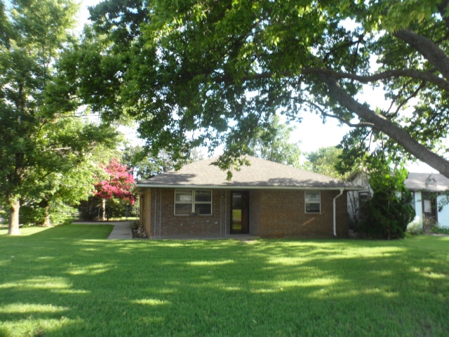 1306 W. Walnut Street, El Reno, OK 73036 