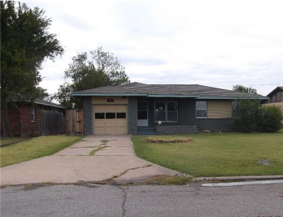 40 SW 49th St, Lawton, OK 73505 