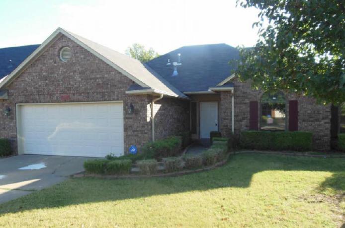 13809 S Nyssa Ct, Glenpool, OK 74033 