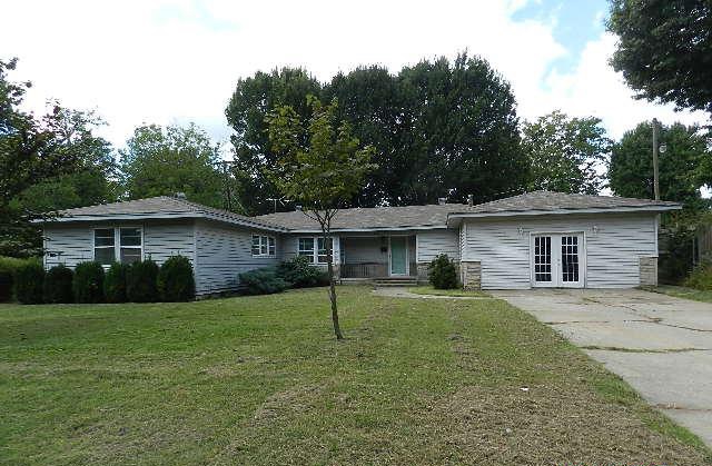 209 S 29th St, Muskogee, OK 74401 