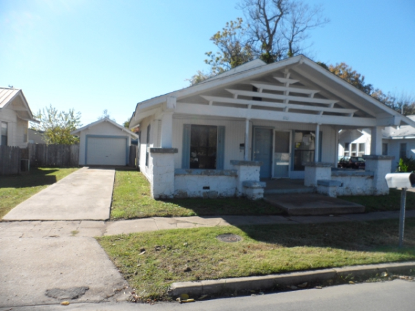 805 East Oak Street, Cushing, OK 74023 