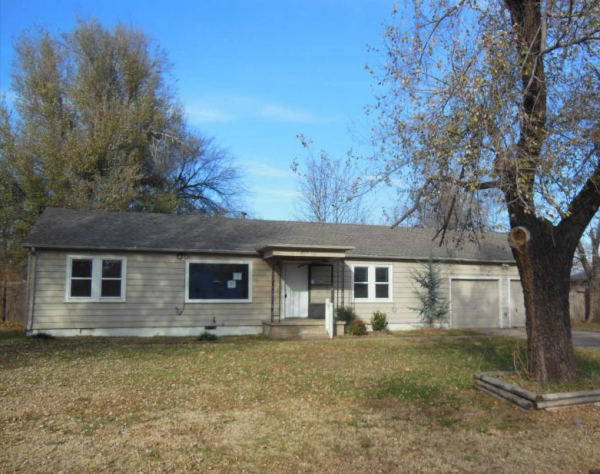 3917 E Fairview Dr, Del City, OK 73115 