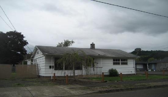 830 South 7th Street, Cottage Grove, OR 97424 