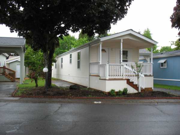 1475 Green Acres Road #128, Eugene, OR 97408 