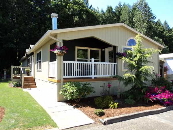 17747 S Greenfield Drive, Oregon City, OR 97045 