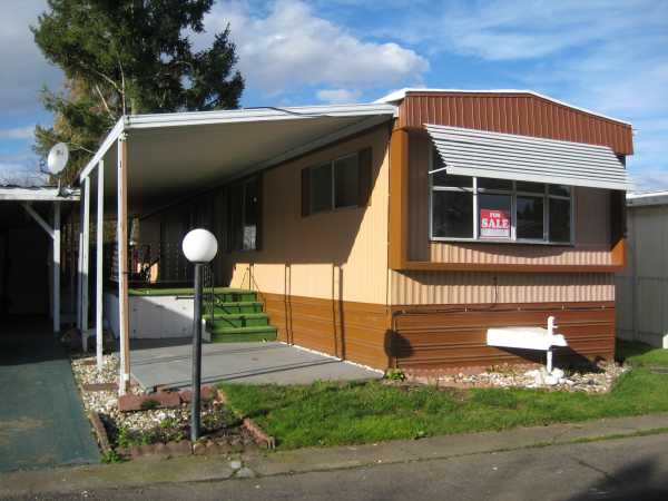 612 N Cascade Dr #61, Woodburn, OR 97071 