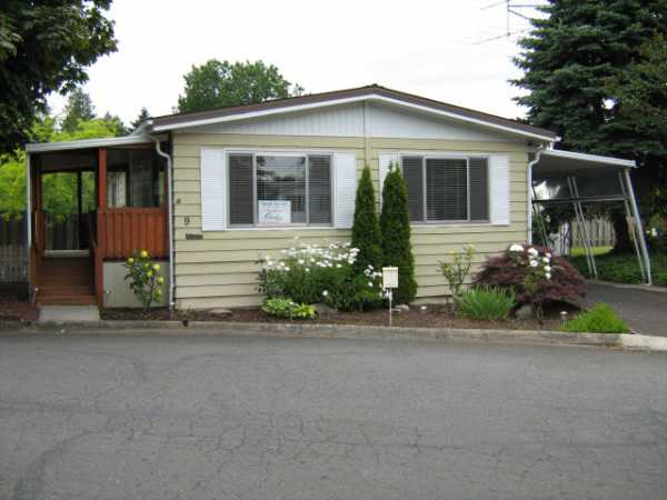 21100 NE Sandy Blvd Spc 9, Fairview, OR 97024 