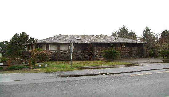 665 SW Range Drive, Waldport, OR 97394 