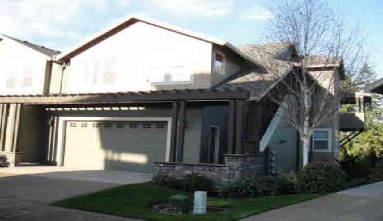 8601 Southeast Bristol Park Drive, Portland, OR 97266 