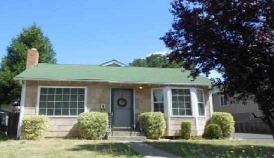 716 NE A Street, Grants Pass, OR 97526 