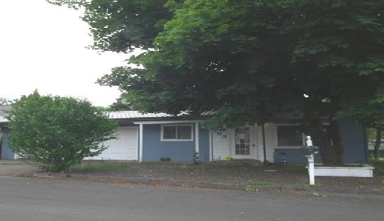 703 South 13th Street, Cottage Grove, OR 97424 