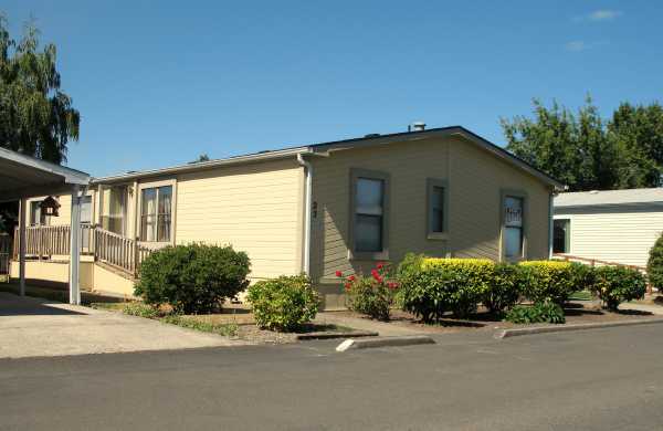 301 E. Columbia Dr. Sp. 22, Newberg, OR 97132 