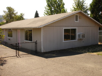 2953 NE Hall Avenue, Roseburg, OR 97470 