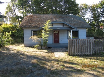 9907 N Clarendon Av, Portland, OR 97203 