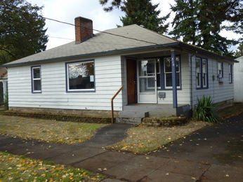 310 W Fairfield Street, Gladstone, OR 97027 