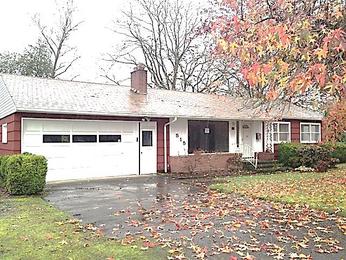 515 E Berkeley St, Gladstone, OR 97027 