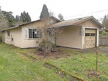 1208 18th St, Oregon City, OR 97045 