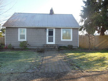 689 Log Cabin Street, Independence, OR 97351 