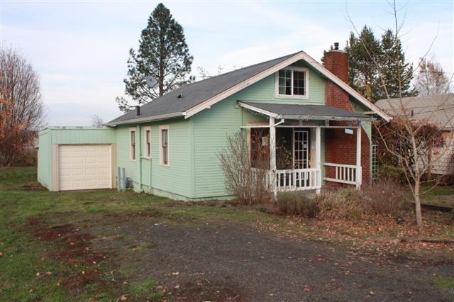 817 Liberty St, Silverton, OR 97381 
