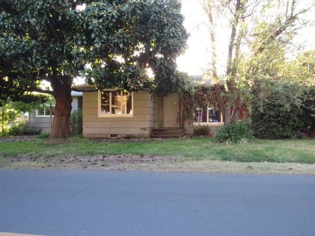 1555 Grove Street, Eugene, OR 97404 