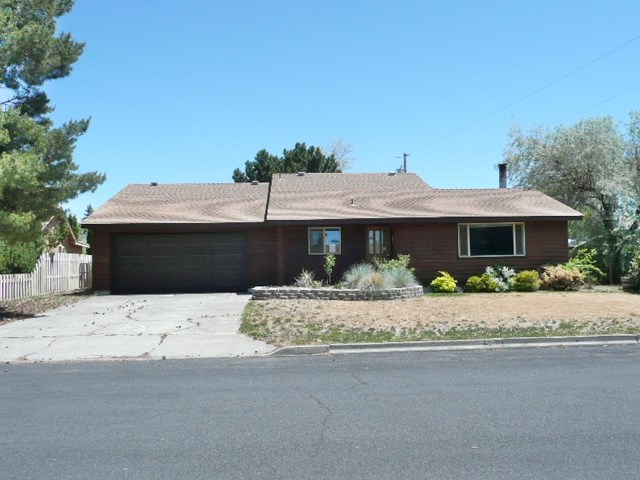 1552 SW Canyon Drive, Redmond, OR 97756 