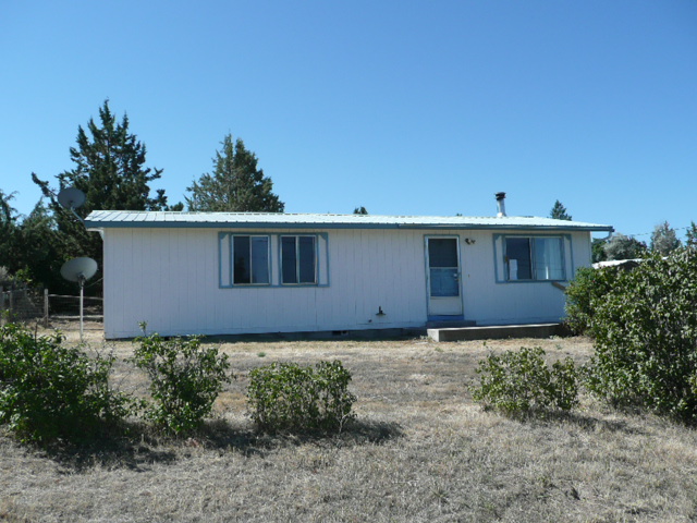 1283 NE Richards Lane, Madras, OR 97741 
