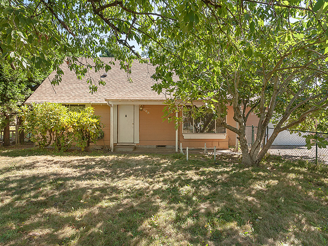 820 SW 14th Street, Troutdale, OR 97060 