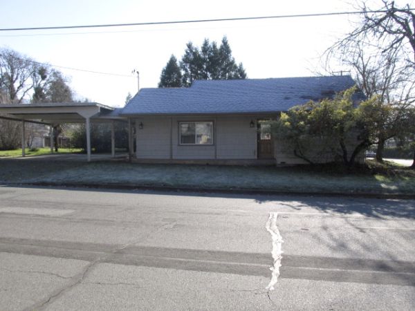 1103 NE Madrone Street, Grants Pass, OR 97526 