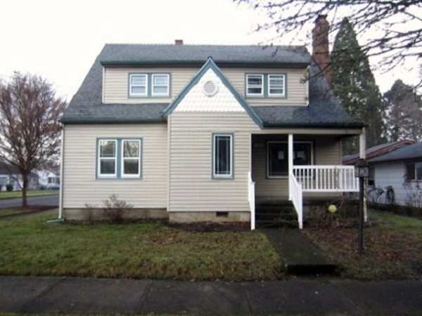 905 Academy Street NE, Salem, OR 97301 