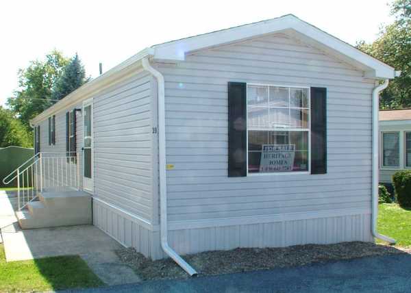 39 Hilltop Ave., Akron, PA 17501 