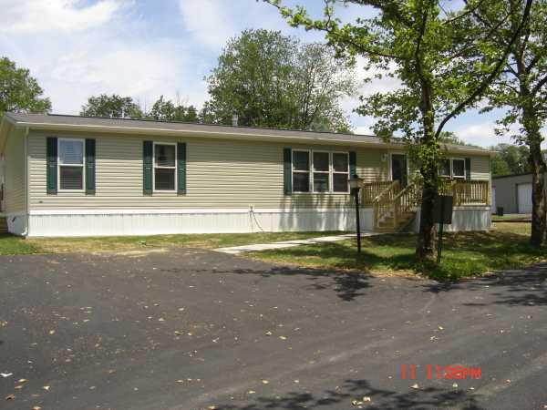 10 Woodsdale, Bath, PA 18014 