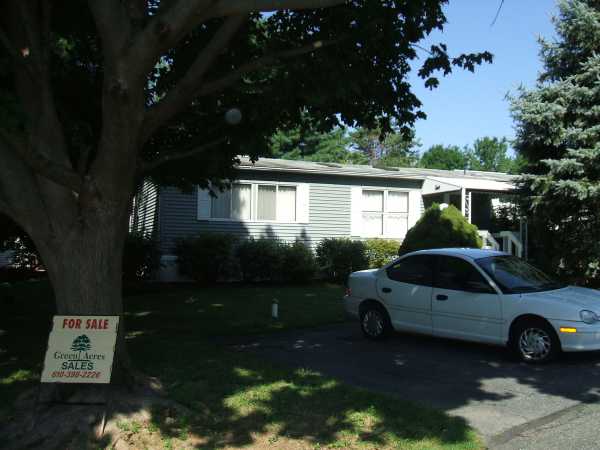 8743 White Pine Dr., Breinigsville, PA 18031 