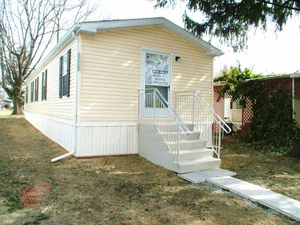 55 Madge Drive, Lancaster, PA 17603 