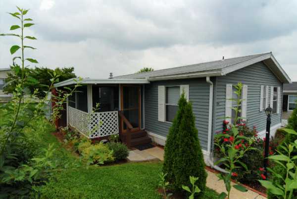 104 Dawnfield Court, Lancaster, PA 17603 