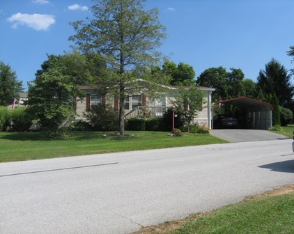 135 Crestwood Dr., Mount Wolf, PA 17347 