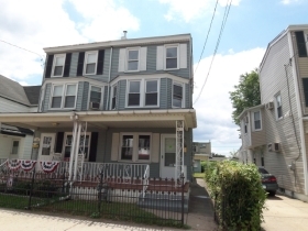 422 WASHINGTON STREET, BRISTOL, PA 19007 