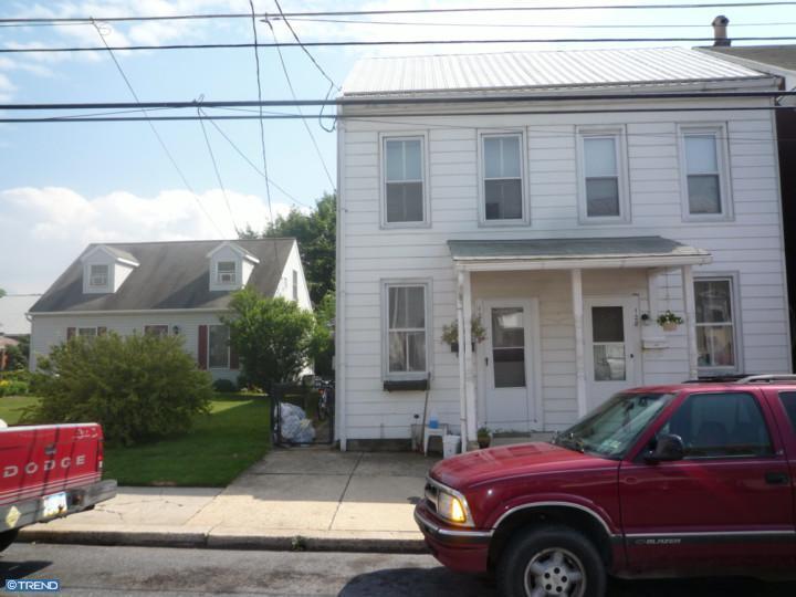 126 W Franklin St, Womelsdorf, PA 19567 